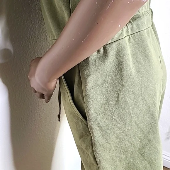 Venus Jumpsuit Size Medium Khaki Green Military Inspired Trend Sleeveless Casual - Picture 7 of 9